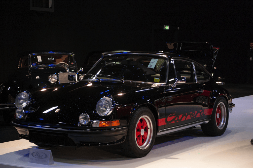„Porsche – pionier elektrycznej mobilności”- marka otwiera wystawę w Berlinie - samochód Porsche na wystawie