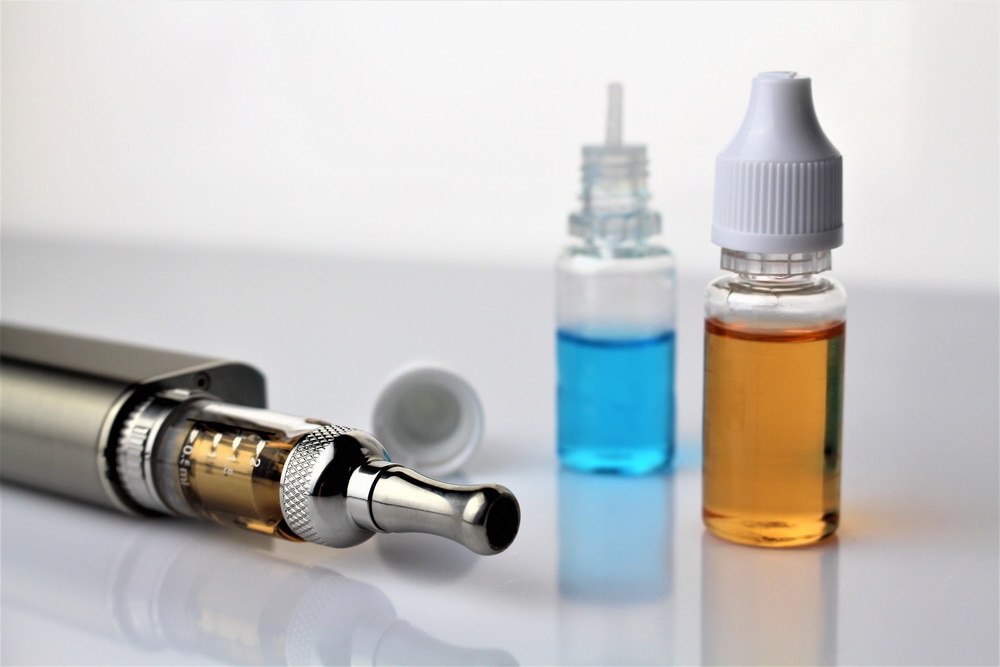 Nowa akcyza – małe zyski, duże szkody - dwie buteleczki  z płynem i e-papieros. 