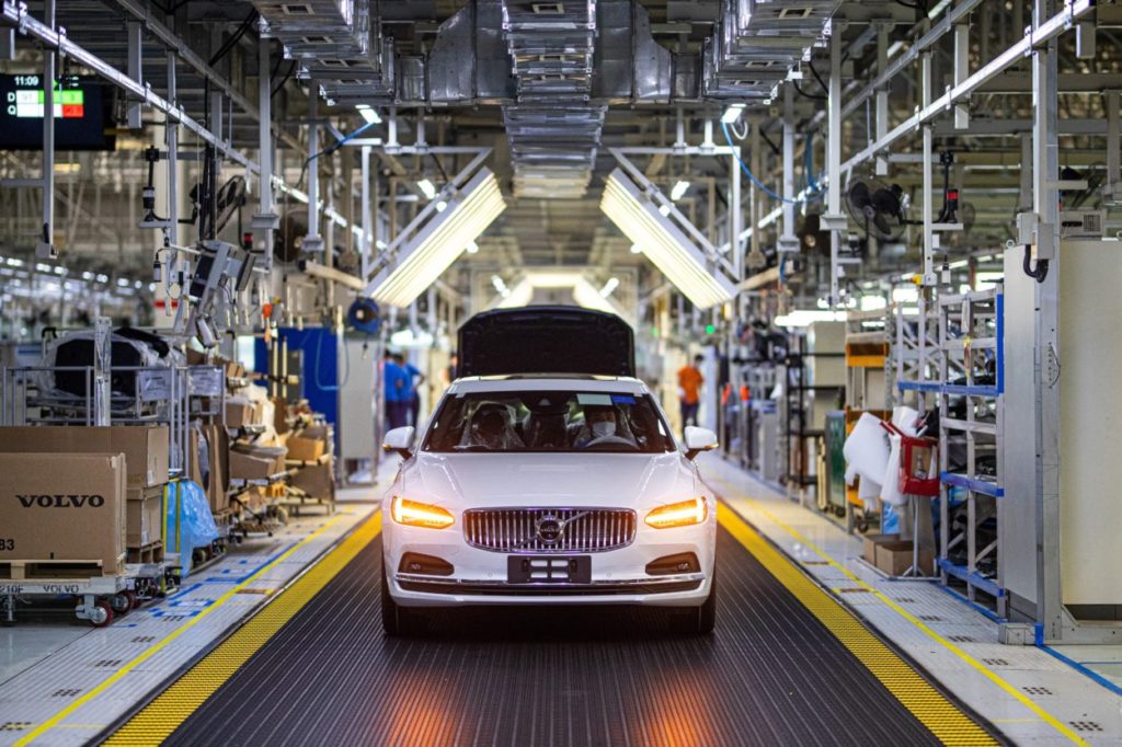 Fabryka Volvo Cars zasilana wyłącznie energią neutralną dla klimatu - auto w fabryce Volvo w Chinach