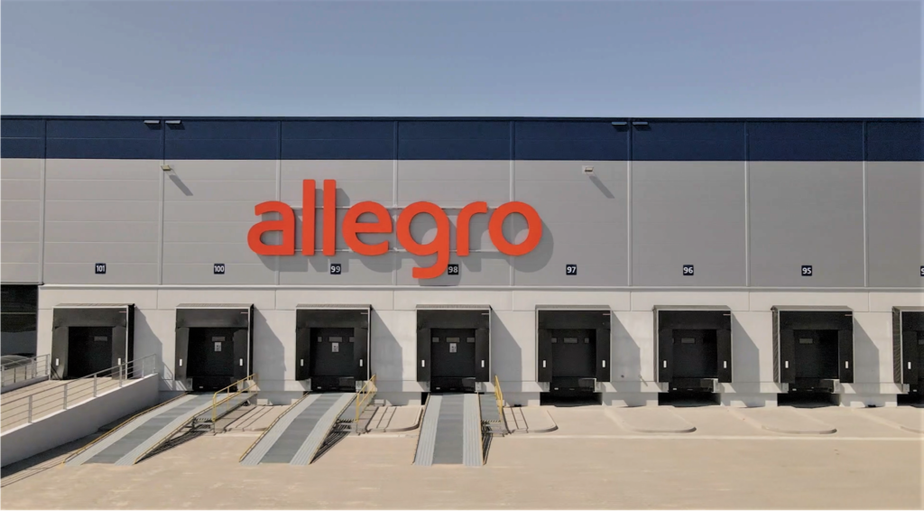 Milionowe kary dla Allegro - magazyn załadunkowy Allegro. 