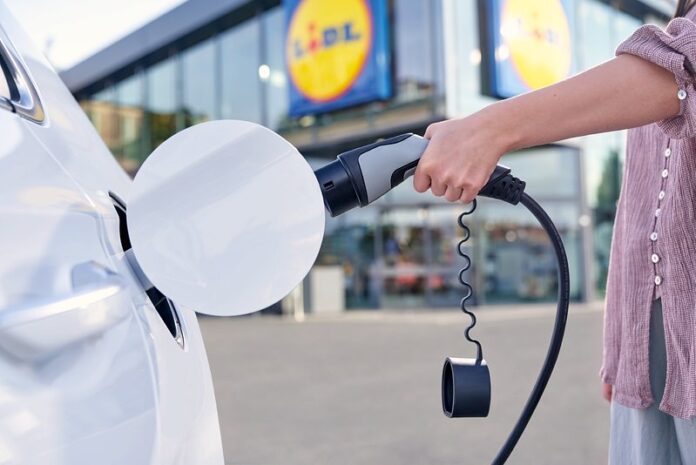 large-db9d80aa97cd2170e85f1ec38509e38f Lidl ładowanie auta elektrycznego