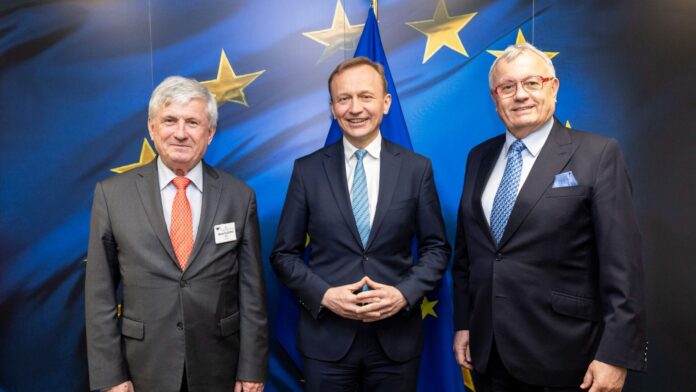 Od lewej Marek Kłoczko Piotr Serafin Vladimir Dlouhy Od lewej Marek Kłoczko Piotr Serafin Vladimir Dlouhy